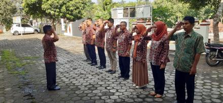 Apel Kamis Pagi Pamong Desa Terong